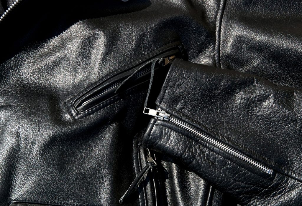 Can Bed Bugs Live in Leather Clothes
