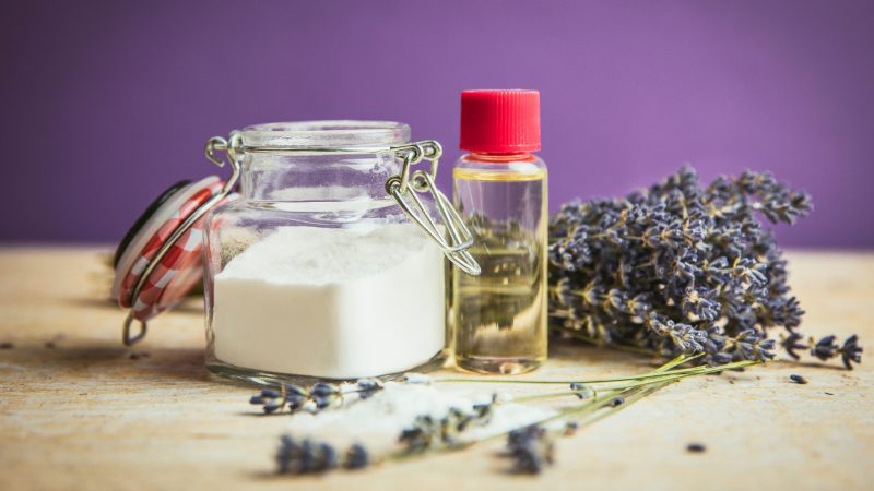 Baking Soda and Lavender Oil for Fleas